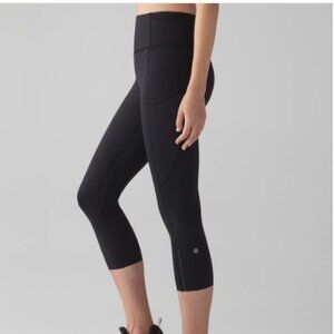 Lululemon Fast & Free Crop II LW6AKHS Size 8 Black | EUC